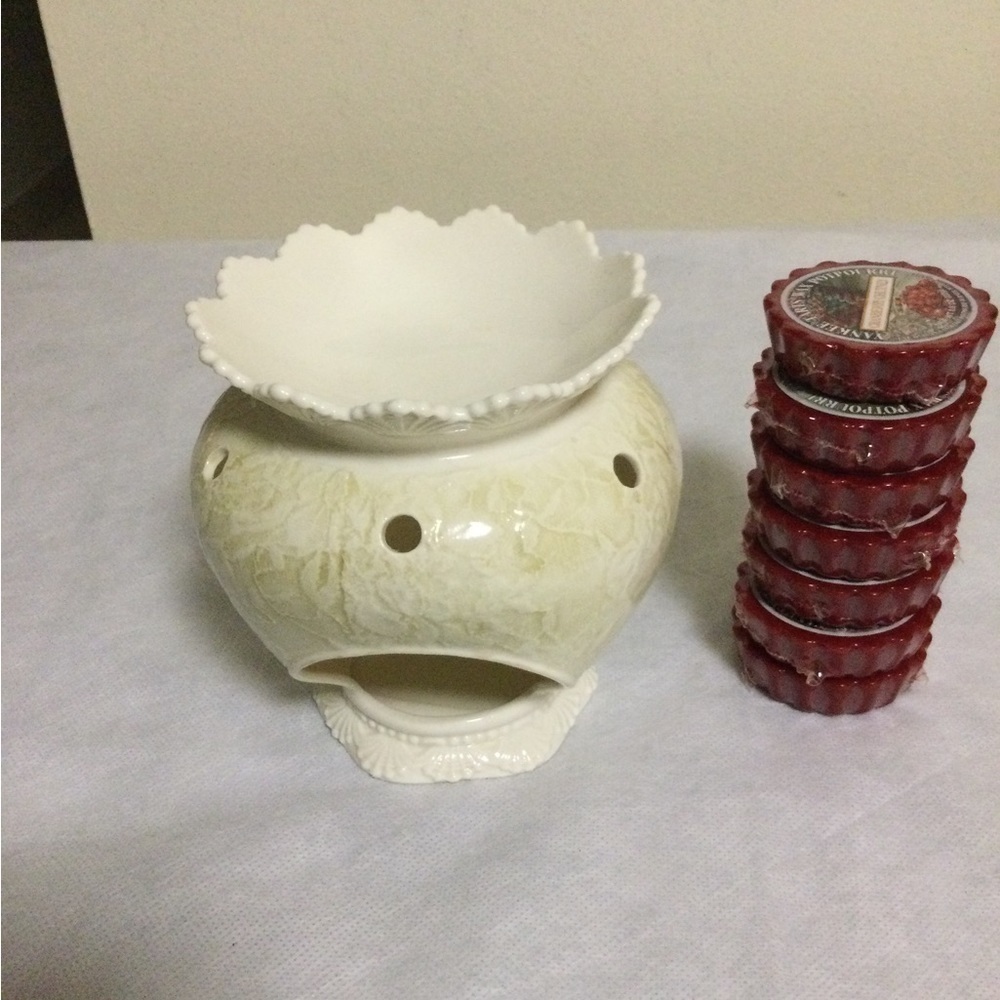 Yankee Candle wax Burner Potpourri and 7 Cranberry Chuitney wax Potpourri’s